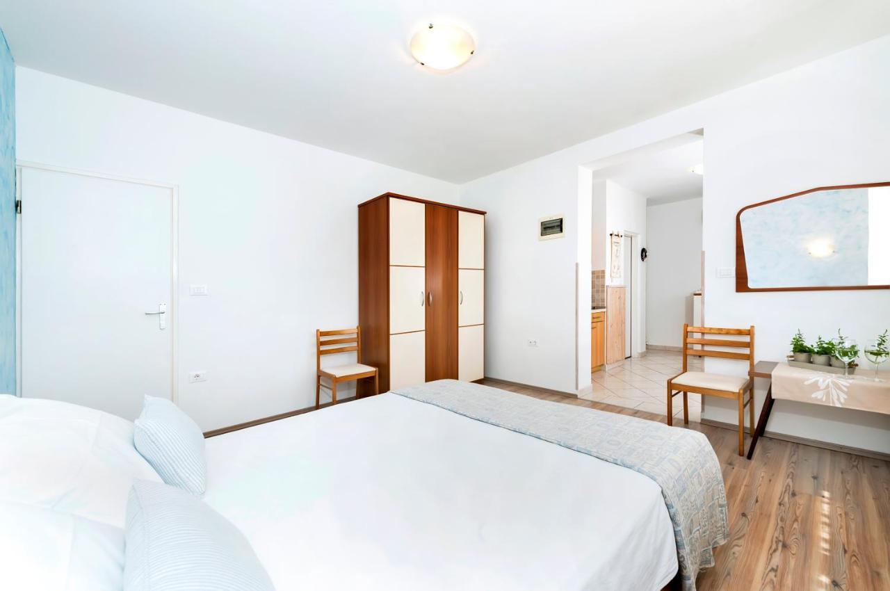 Banko Apartments ロヴィニ エクステリア 写真