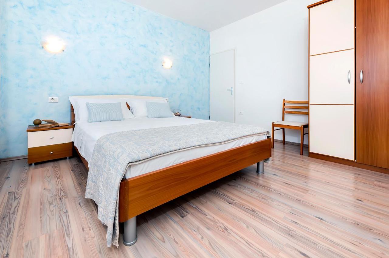 Banko Apartments ロヴィニ エクステリア 写真