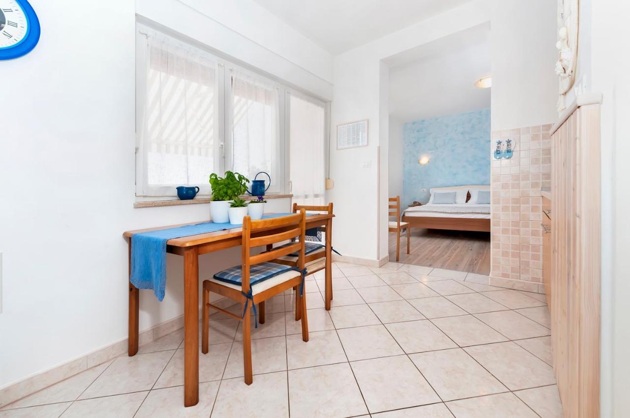 Banko Apartments ロヴィニ エクステリア 写真