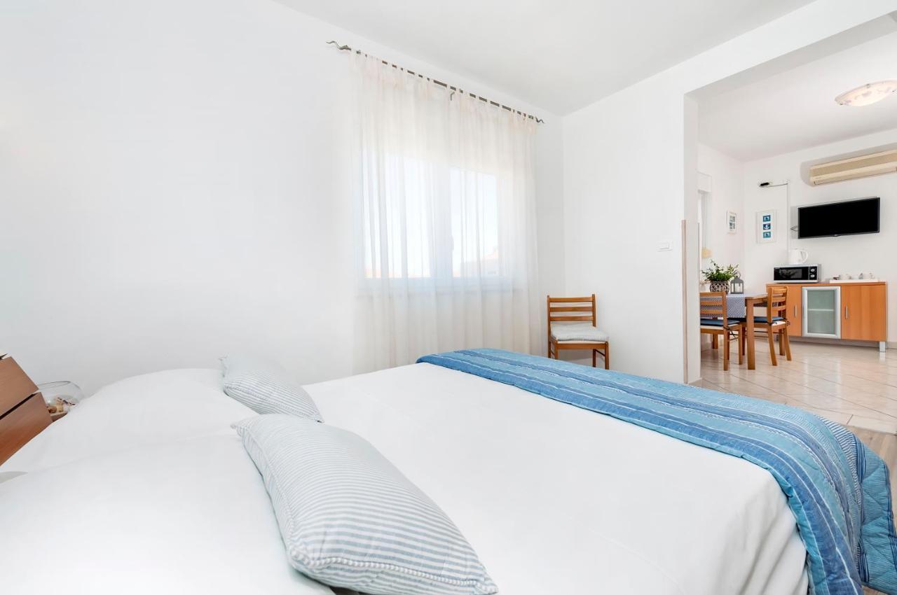 Banko Apartments ロヴィニ エクステリア 写真