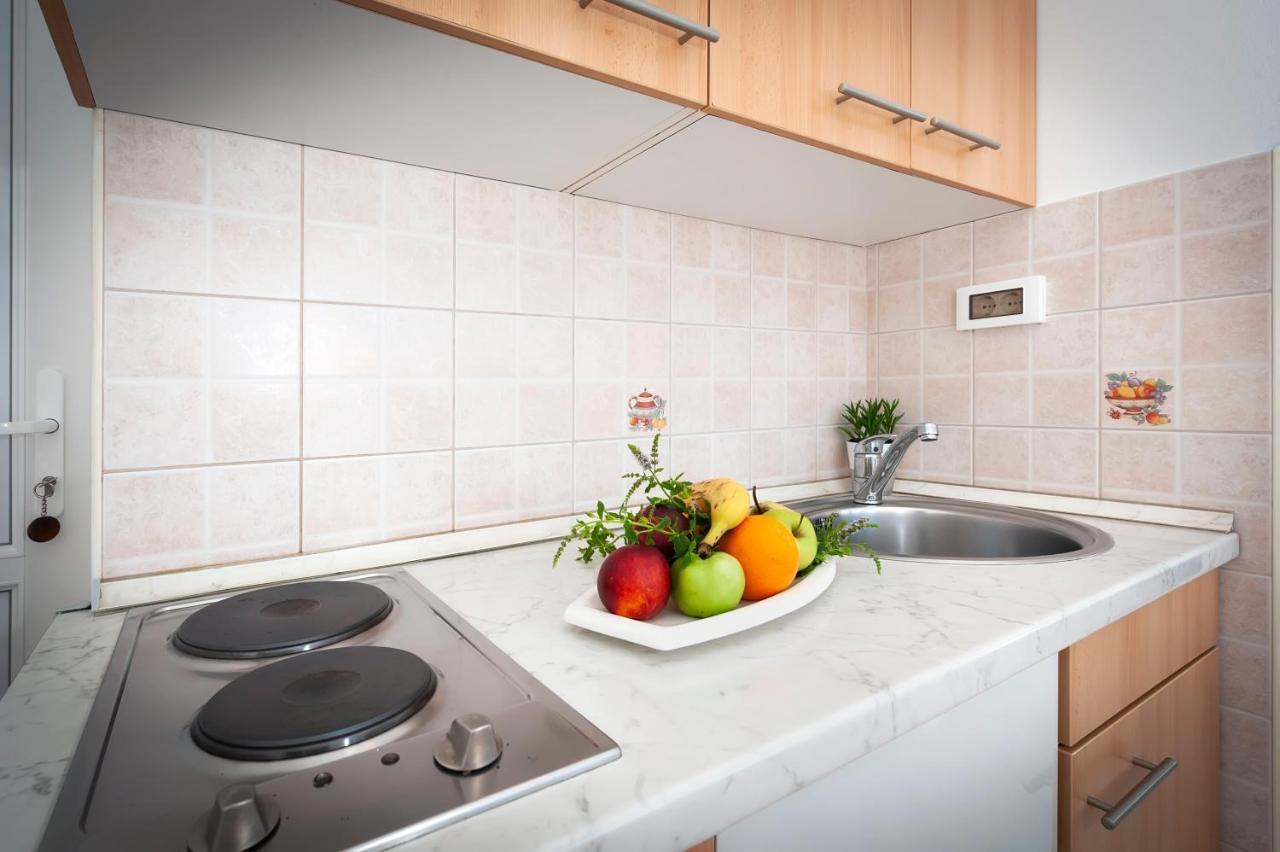 Banko Apartments ロヴィニ エクステリア 写真