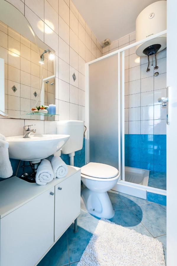 Banko Apartments ロヴィニ エクステリア 写真