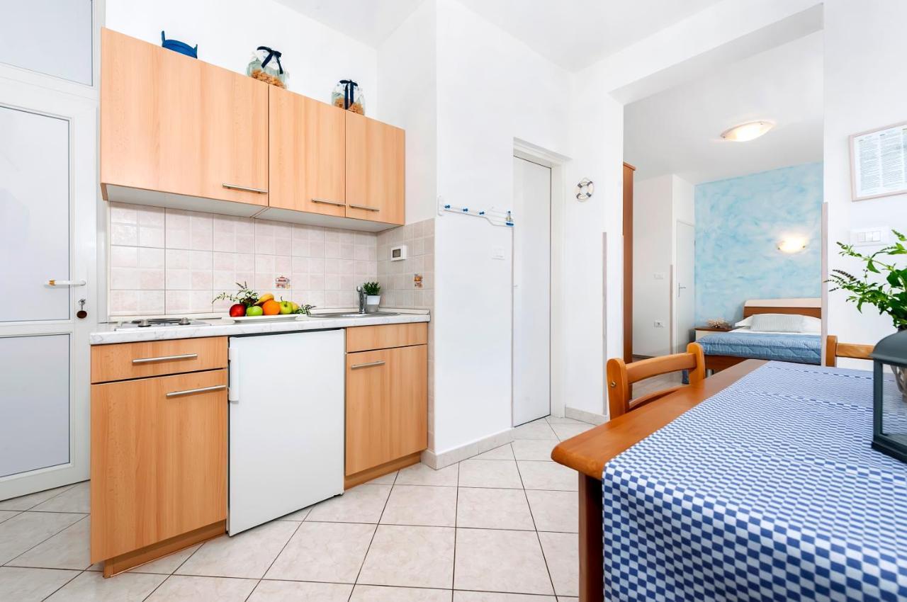 Banko Apartments ロヴィニ エクステリア 写真
