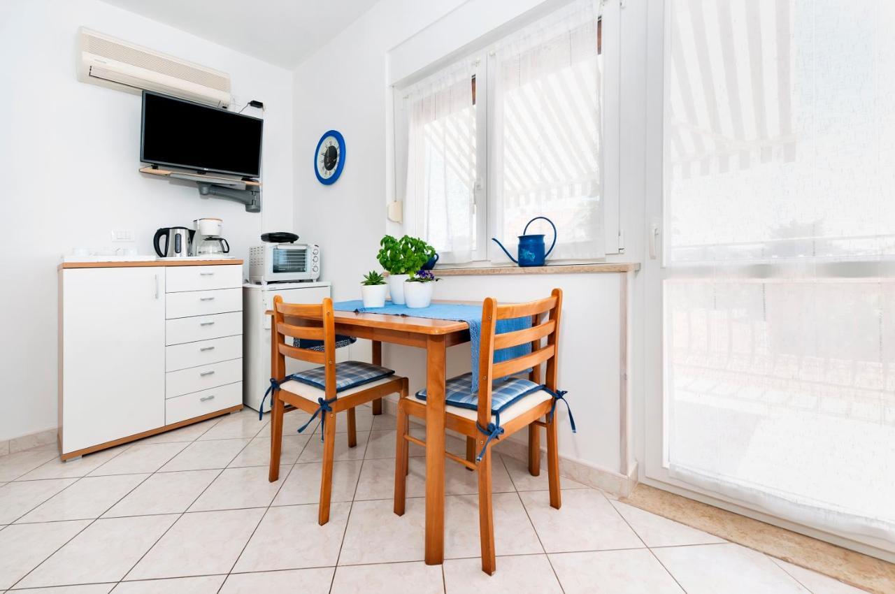 Banko Apartments ロヴィニ エクステリア 写真