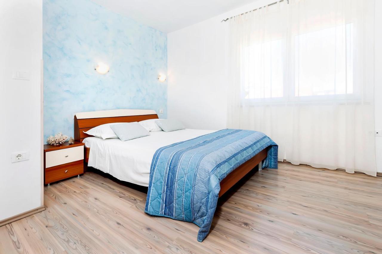 Banko Apartments ロヴィニ エクステリア 写真