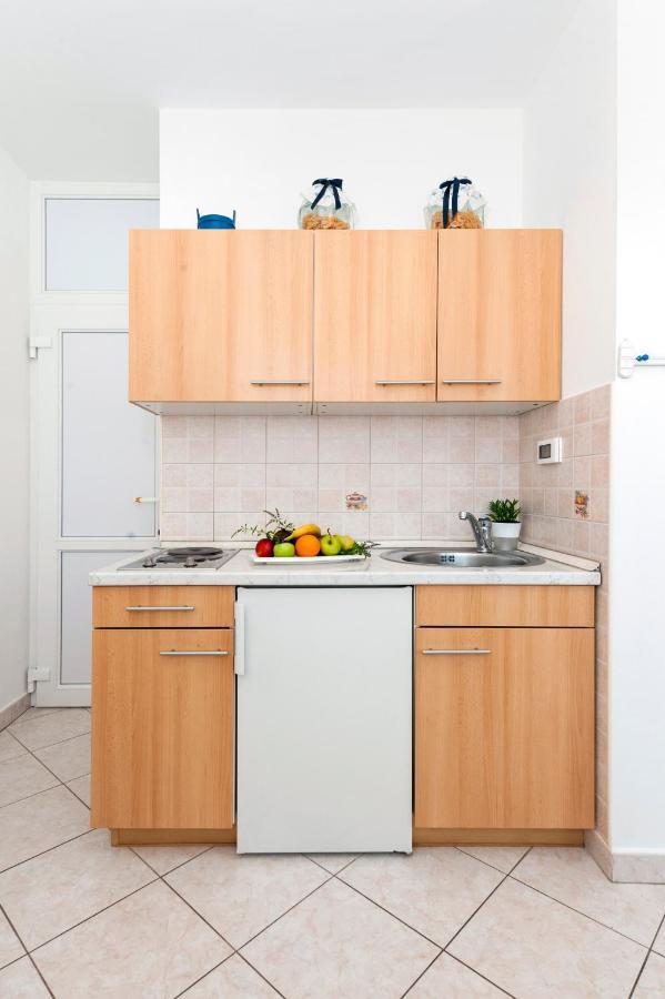 Banko Apartments ロヴィニ エクステリア 写真