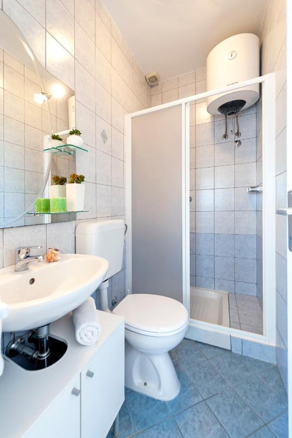 Banko Apartments ロヴィニ エクステリア 写真