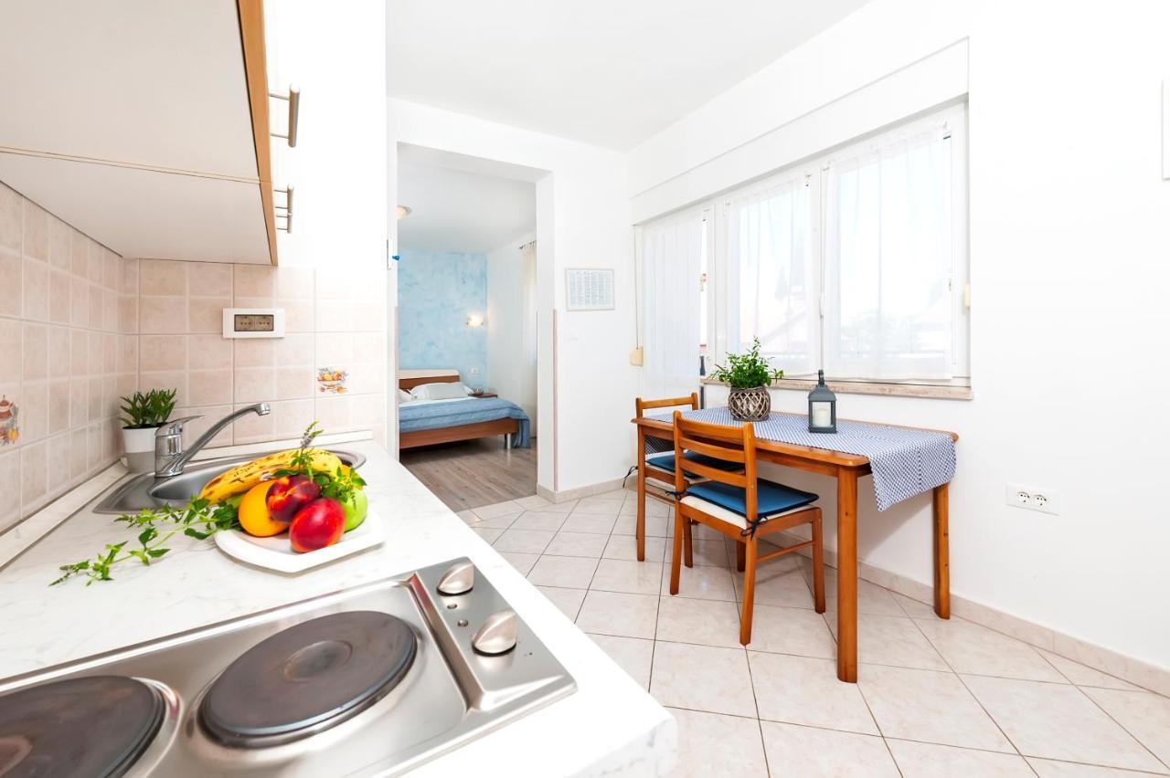 Banko Apartments ロヴィニ エクステリア 写真