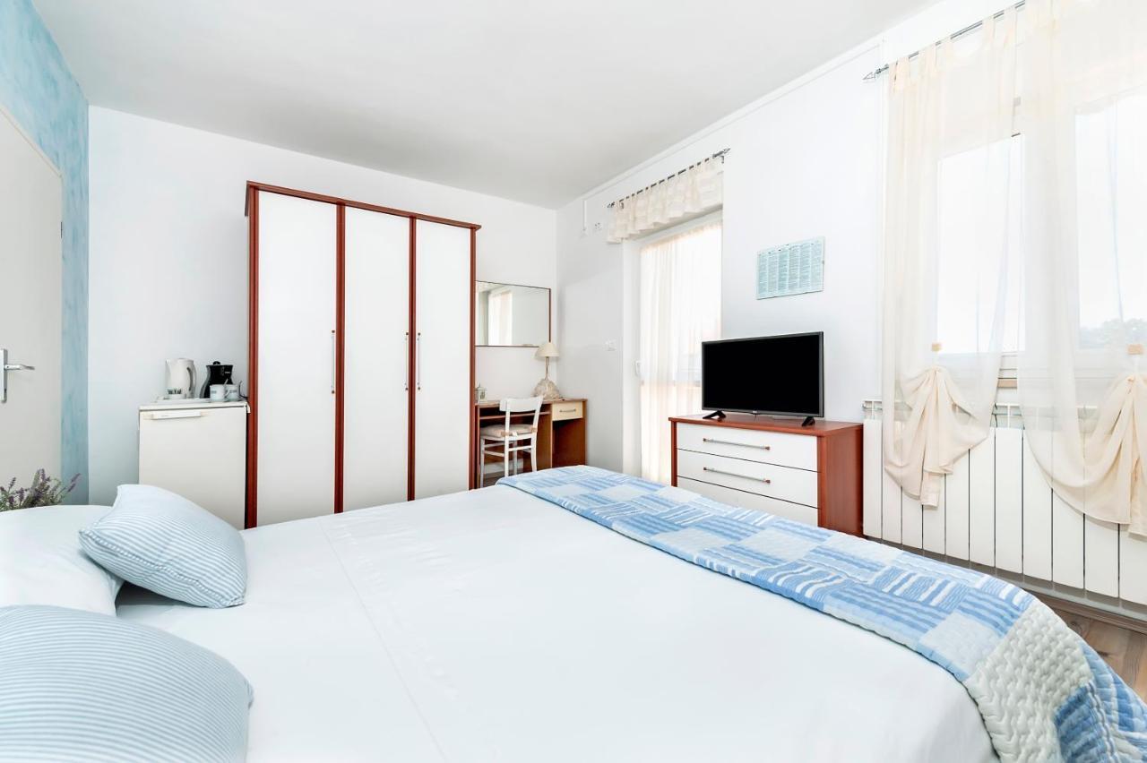 Banko Apartments ロヴィニ エクステリア 写真