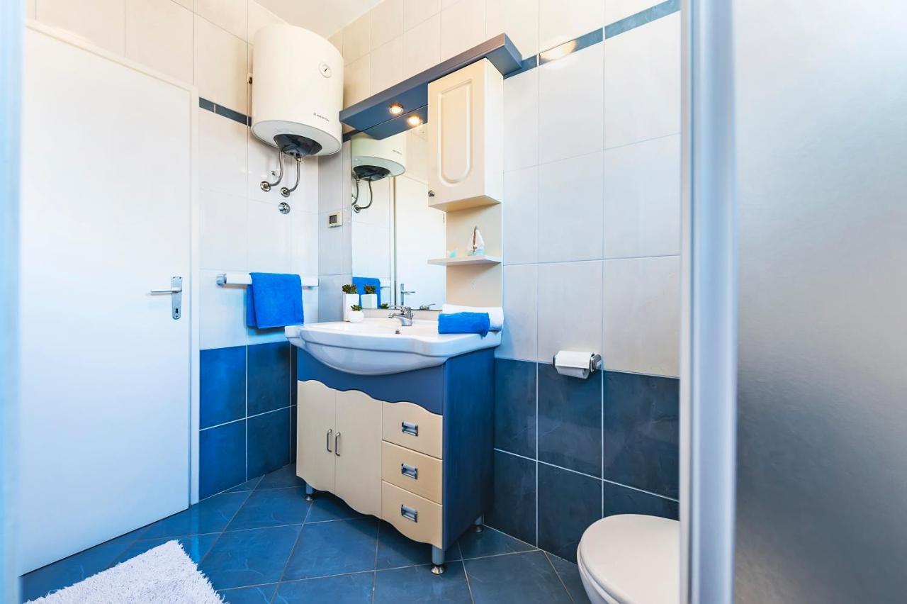 Banko Apartments ロヴィニ エクステリア 写真