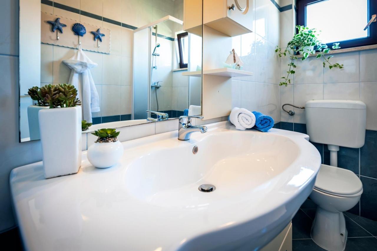 Banko Apartments ロヴィニ エクステリア 写真