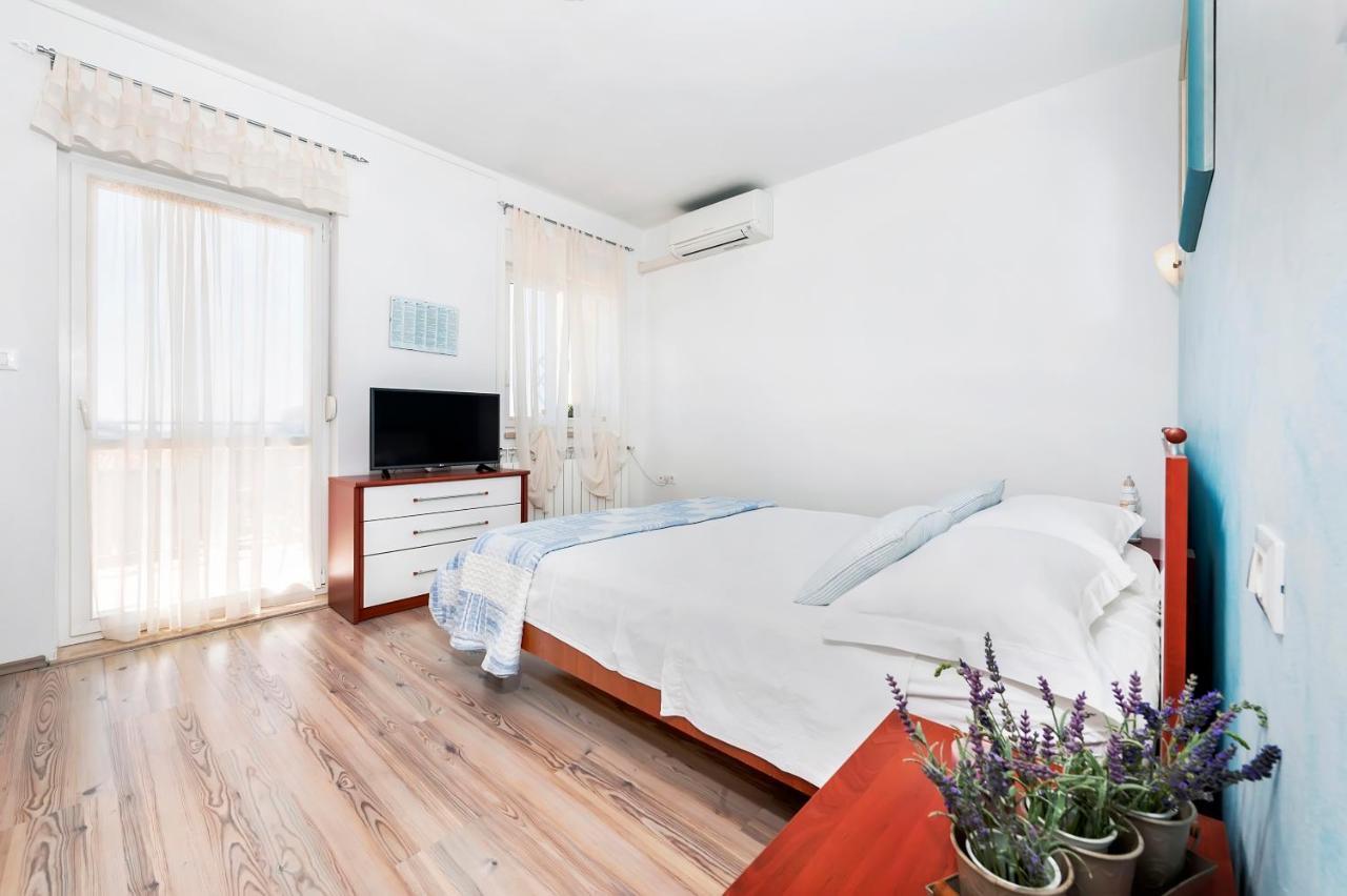 Banko Apartments ロヴィニ エクステリア 写真